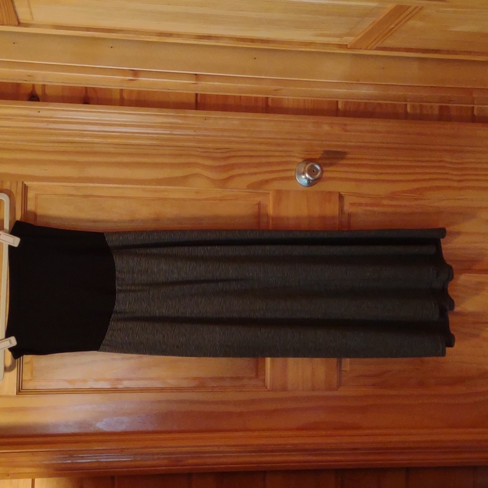 Maternity medium black and white maxi skirt